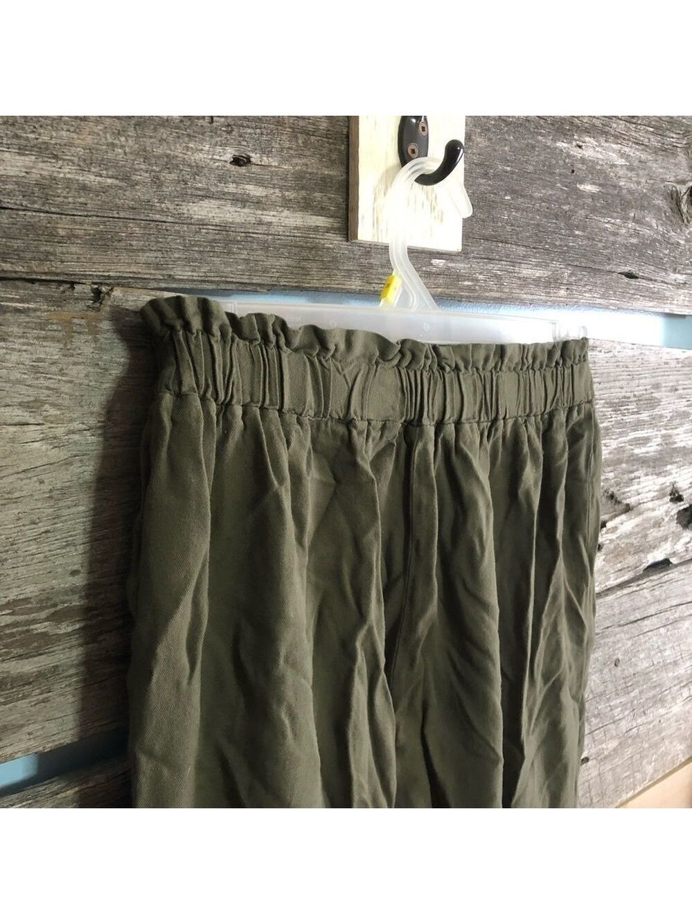 suzy Shier Size Small Green Paperbag Waist Capri Pants - Picture 4 of 5